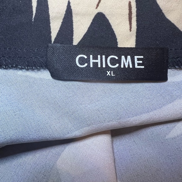 Wore once for a day casual wedding.  Would fit if you wear L - Picture 5 of 5